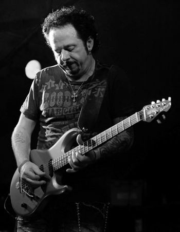 Steve Lukather, photo by Lee Millward