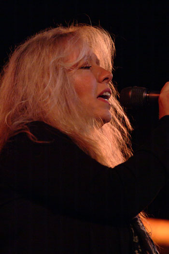 Judie Tzuke, photo by Noel Buckley