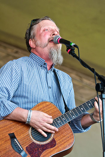 Glenn Tillbrook, photo by Bob Singleton