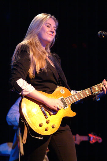 Joanne Shaw Taylor, photo by Noel Buckley