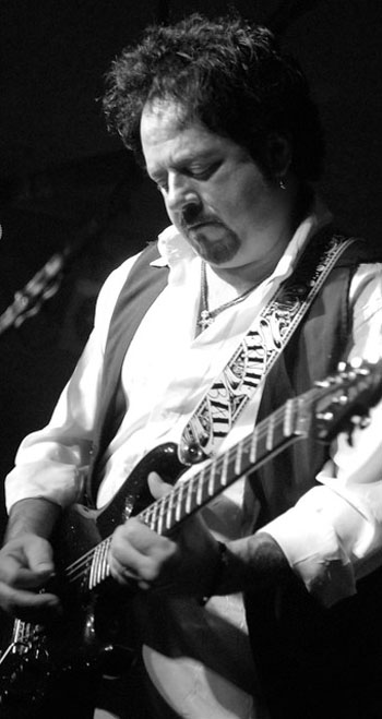 Steve Lukather, photo by Lee Millward